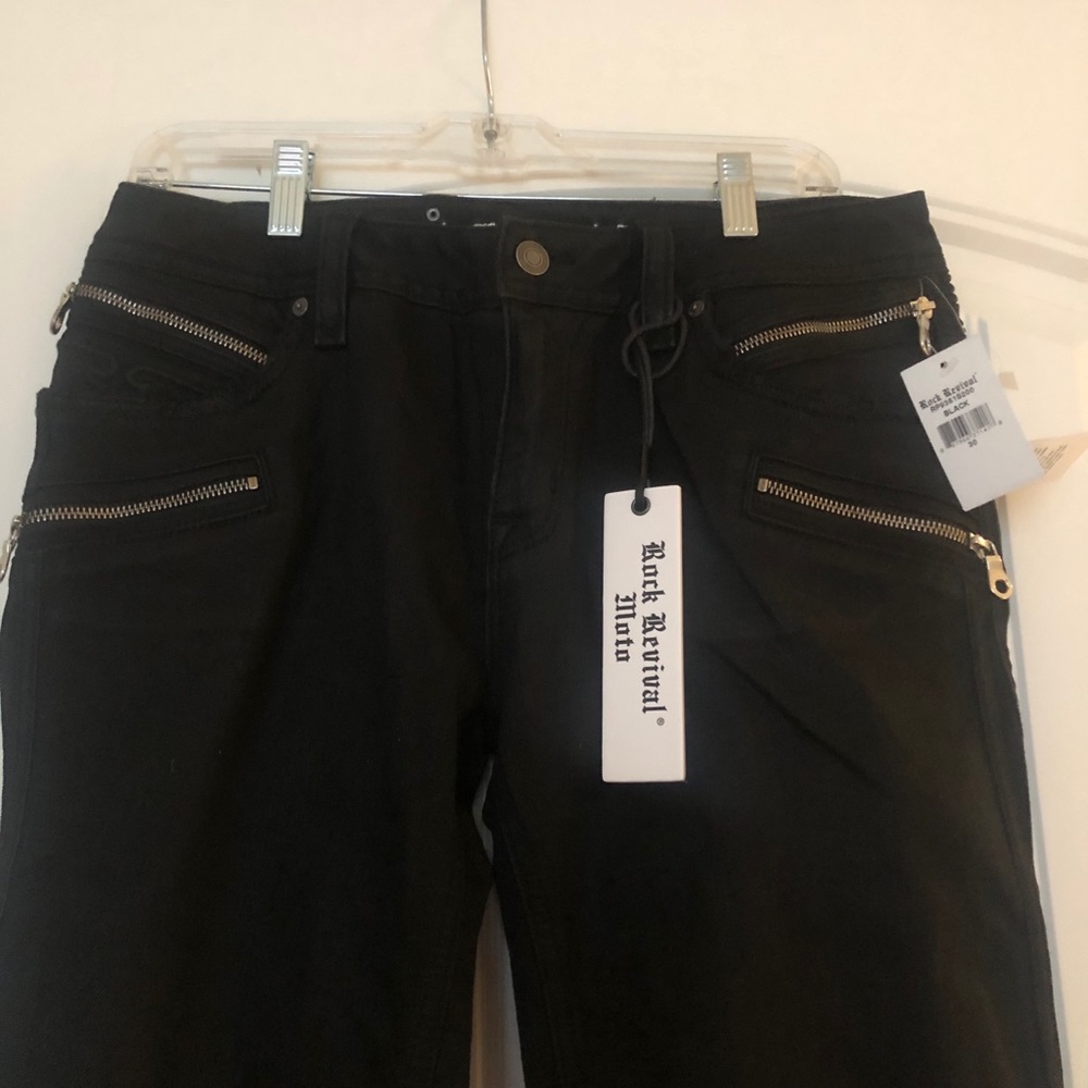 NWT Rock Revival Skinny Zip Moto Jeans!